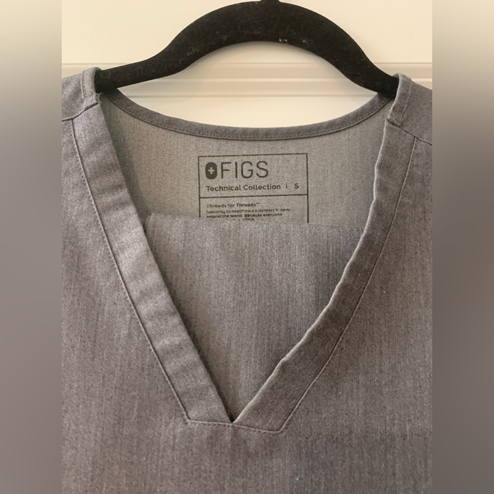 Figs Casma top in gray size small